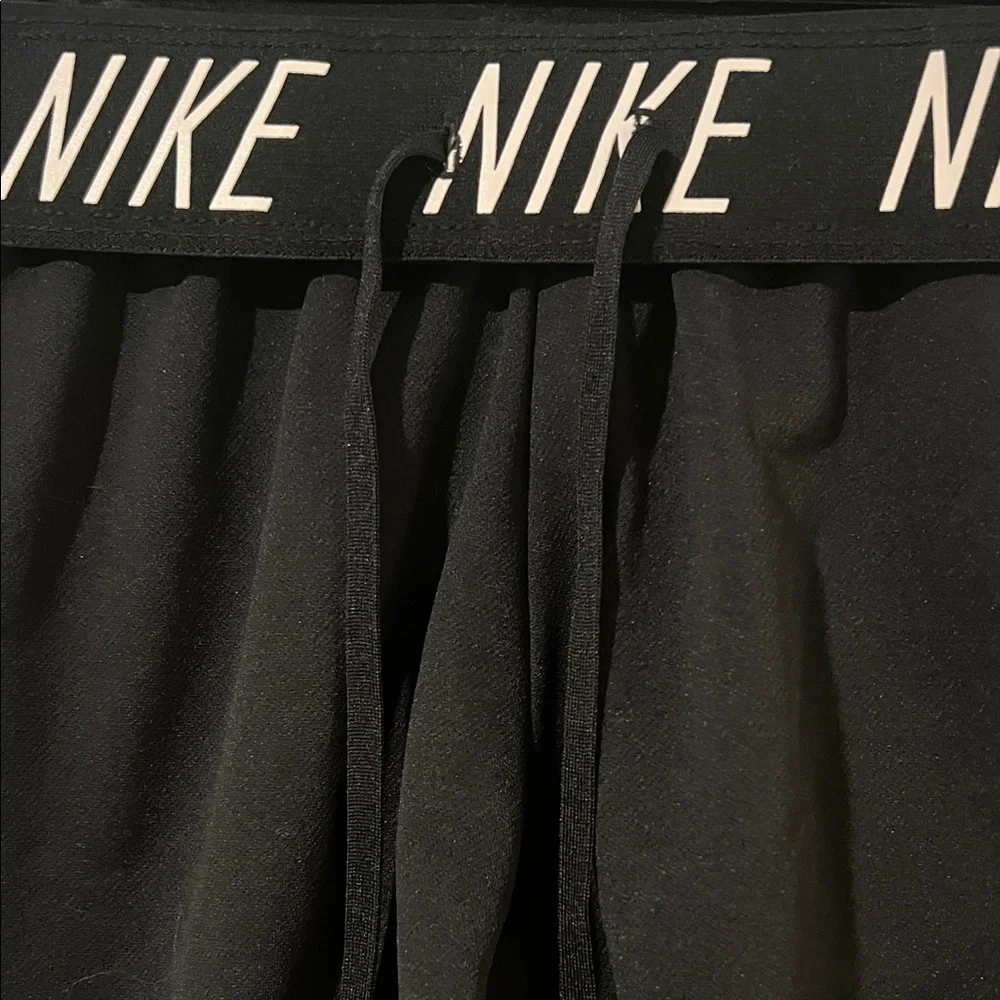 Nike Womens Dry French Terry Attack Training Shorts - Picture 3 of 9